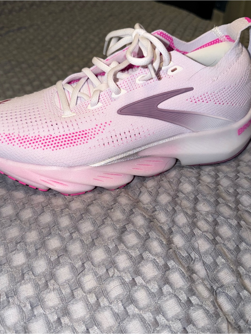 Brooks Women's Light Pink Athletic Sneakers with Hot Pink Accents